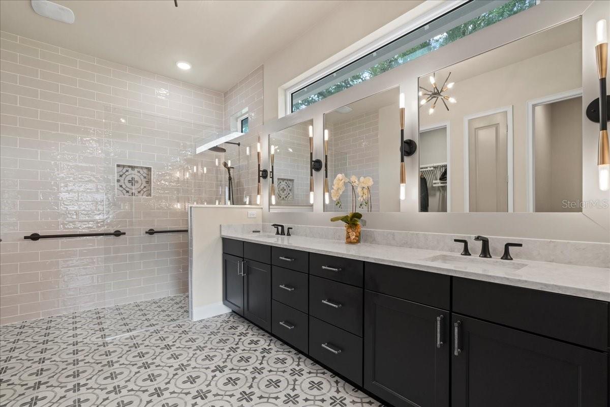 Image 22 of 49 For 11015 38th Boulevard