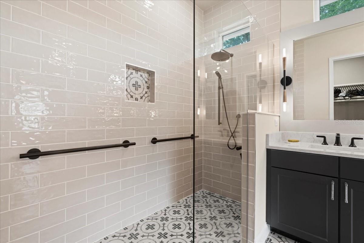 Image 23 of 49 For 11015 38th Boulevard