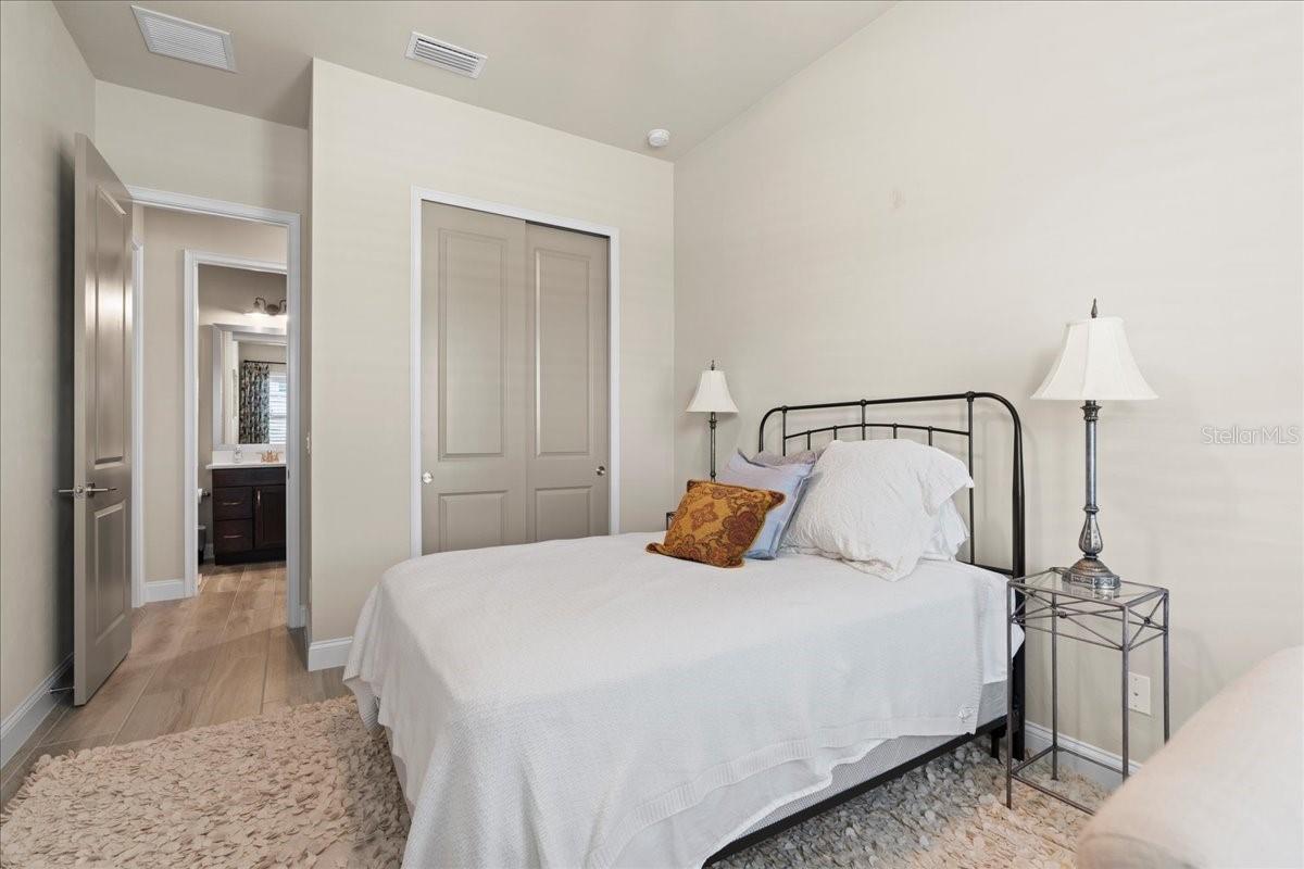 Image 36 of 49 For 11015 38th Boulevard
