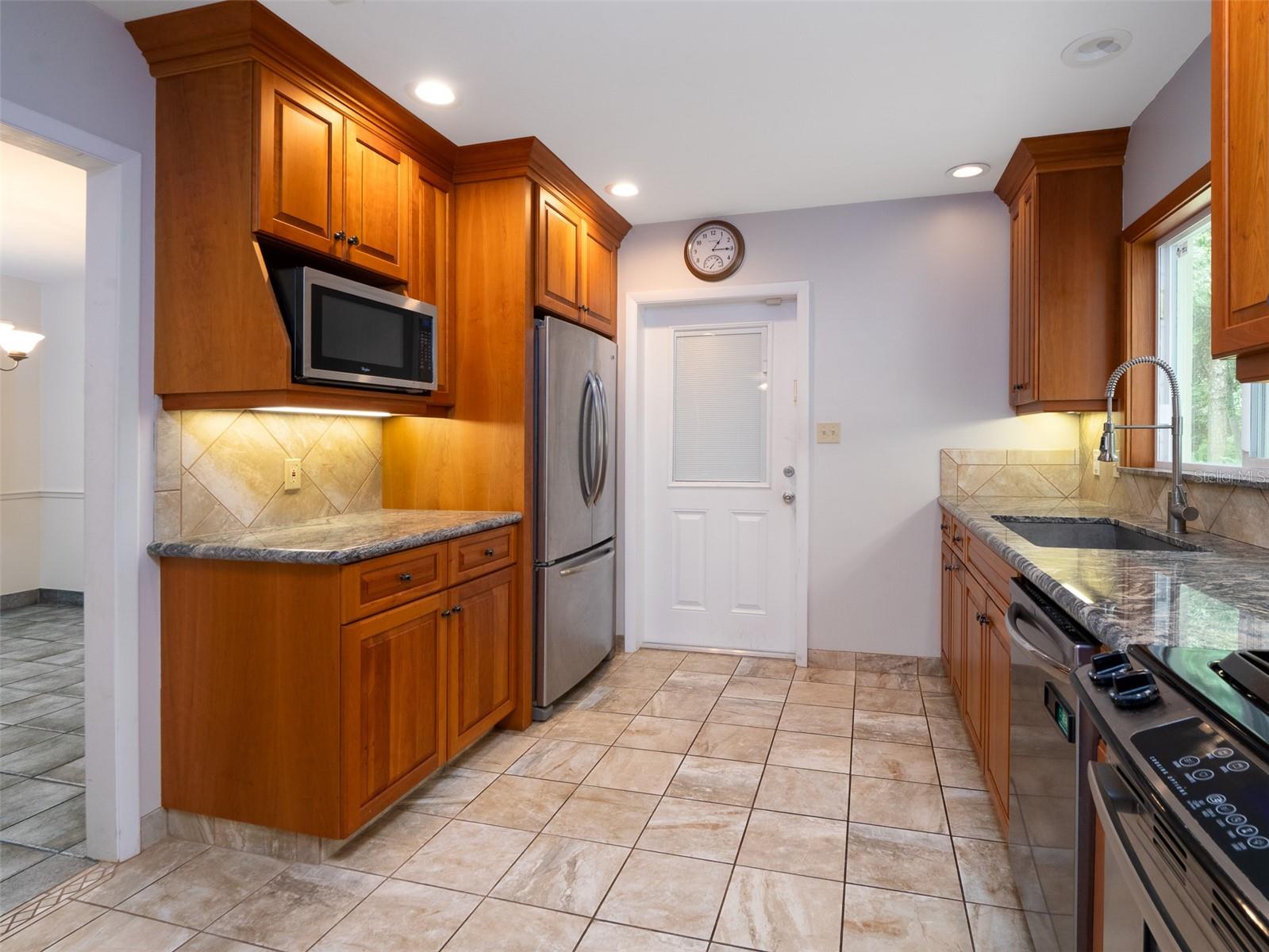 Image 10 of 33 For 223 29th Street