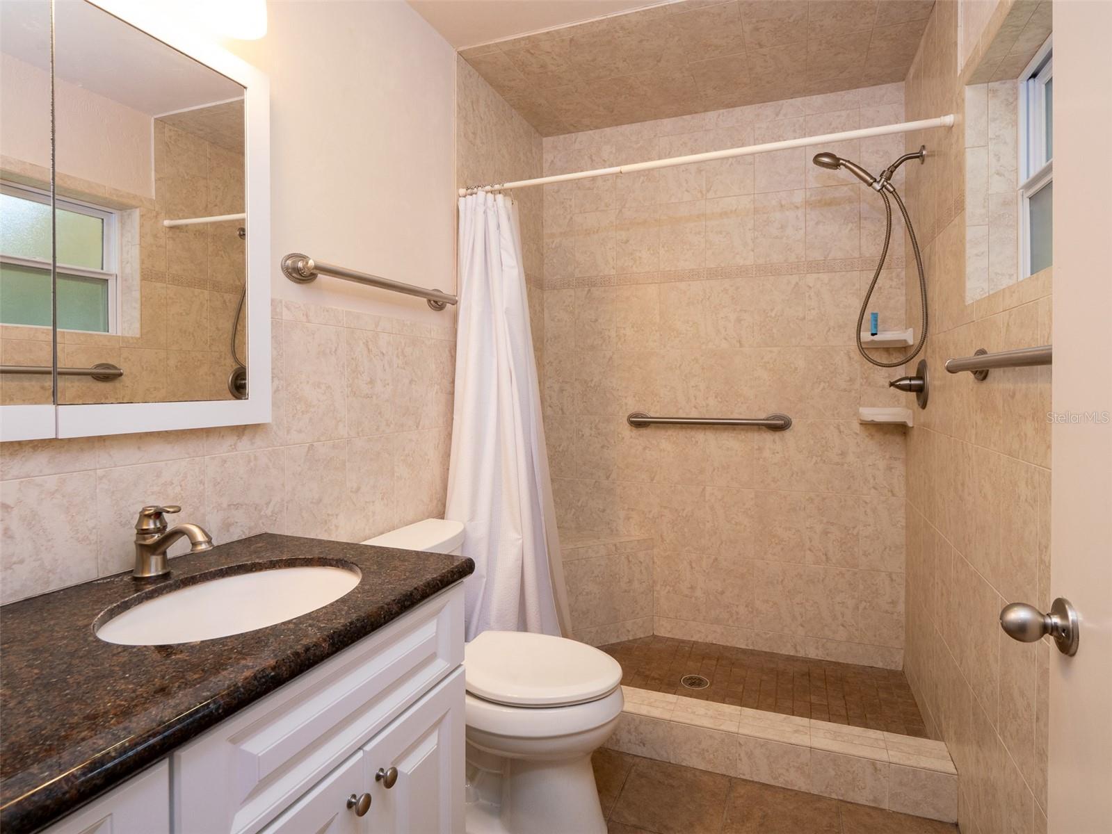 Image 17 of 33 For 223 29th Street