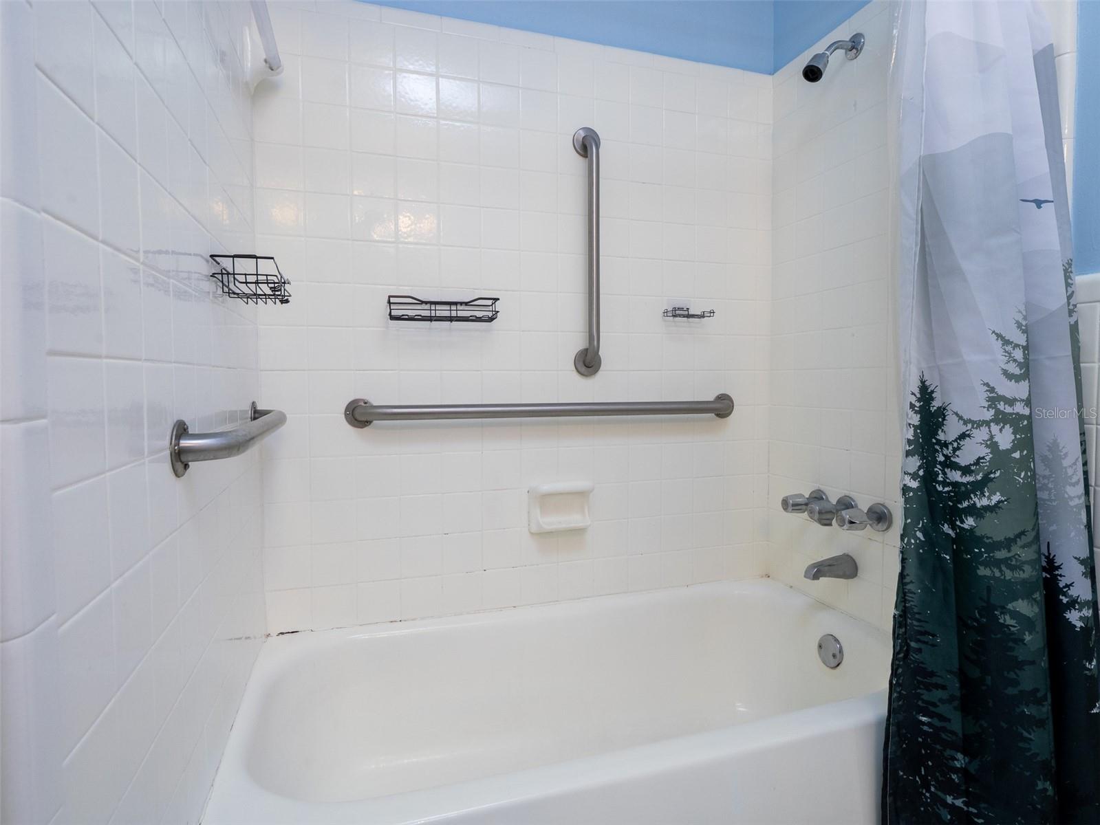 Image 21 of 33 For 223 29th Street