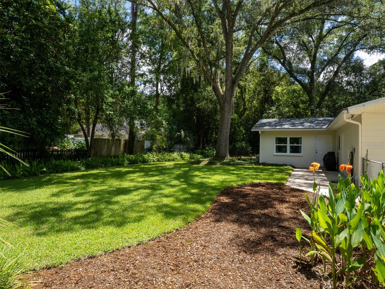 Image 27 of 33 For 223 29th Street