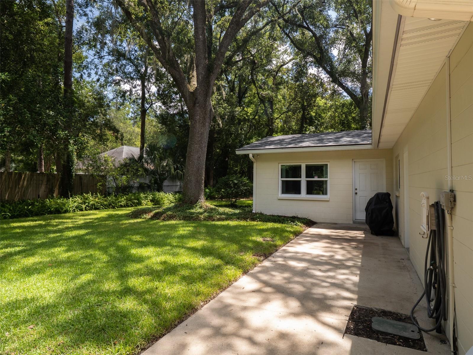 Image 28 of 33 For 223 29th Street