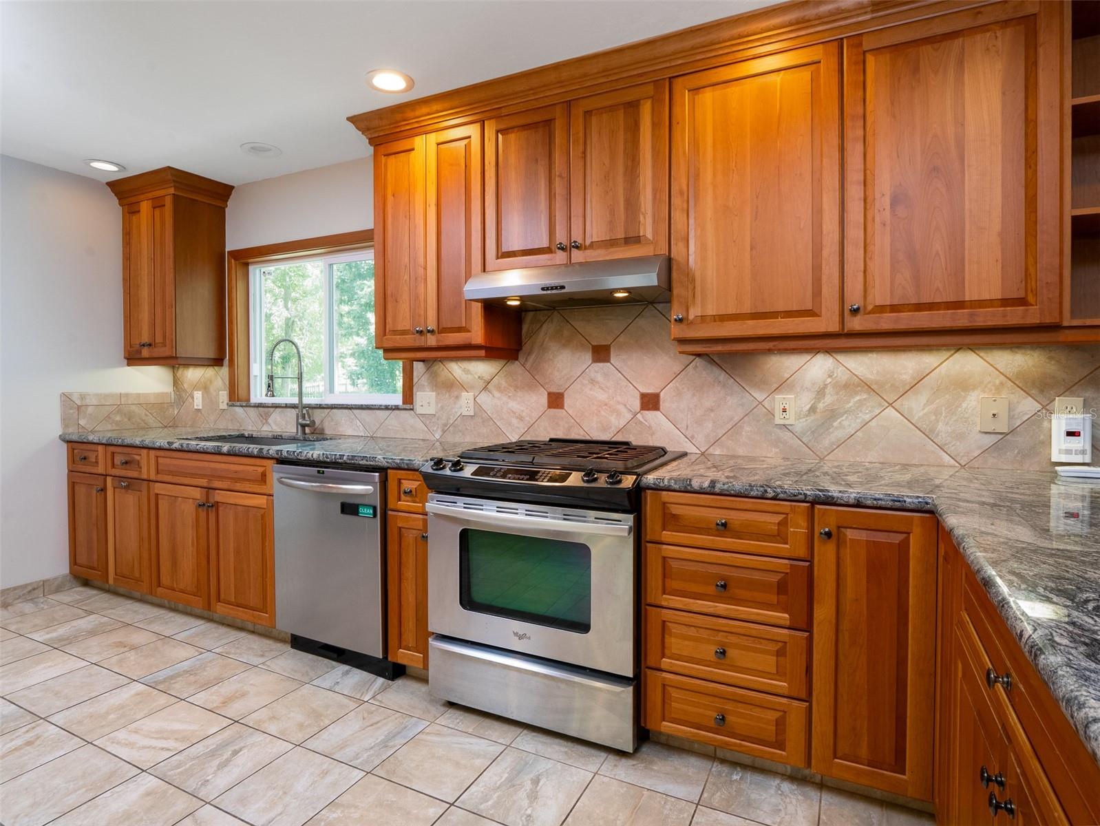 Image 3 of 33 For 223 29th Street
