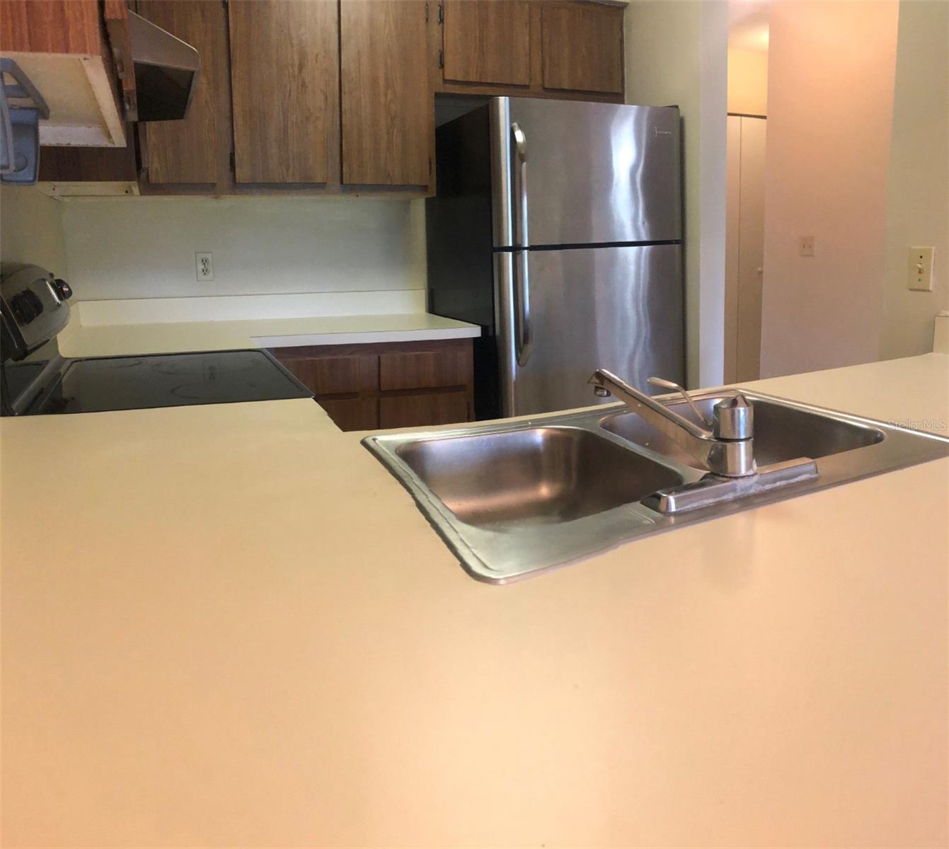 Image 3 of 11 For 2735 35th Place 403