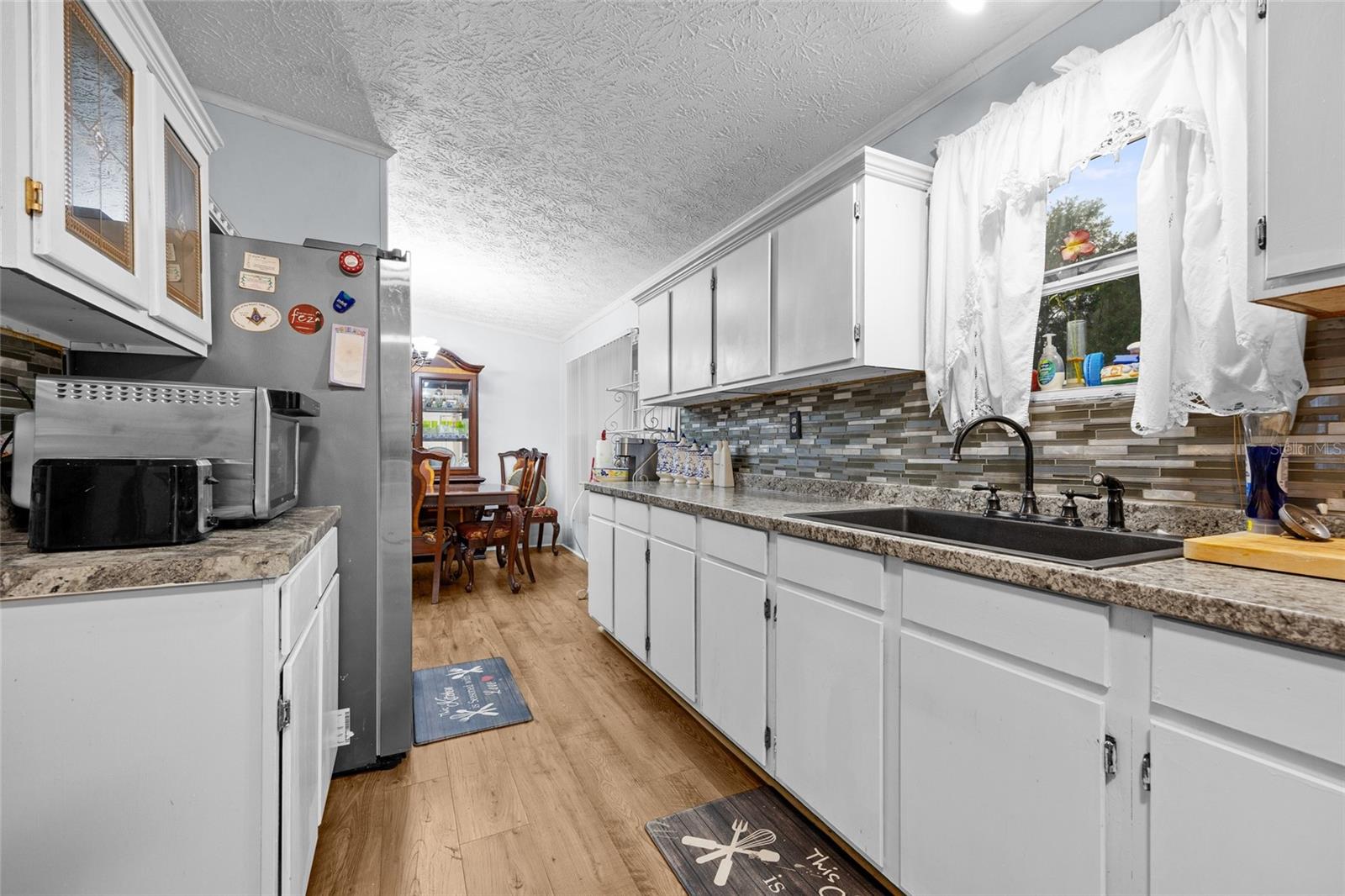 Image 11 of 34 For 670 Bethlehem Avenue
