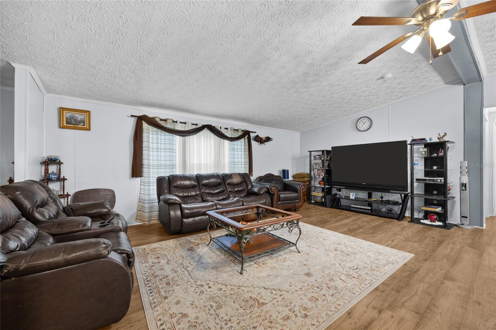 Image 15 of 34 For 670 Bethlehem Avenue