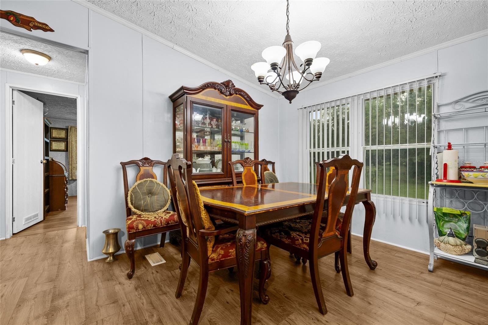 Image 16 of 34 For 670 Bethlehem Avenue