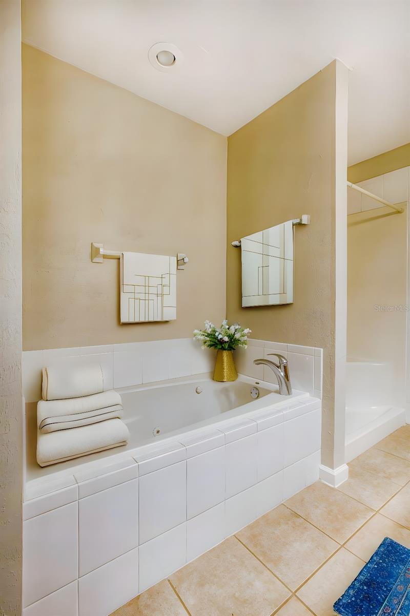 Image 21 of 26 For 25251 15th Avenue