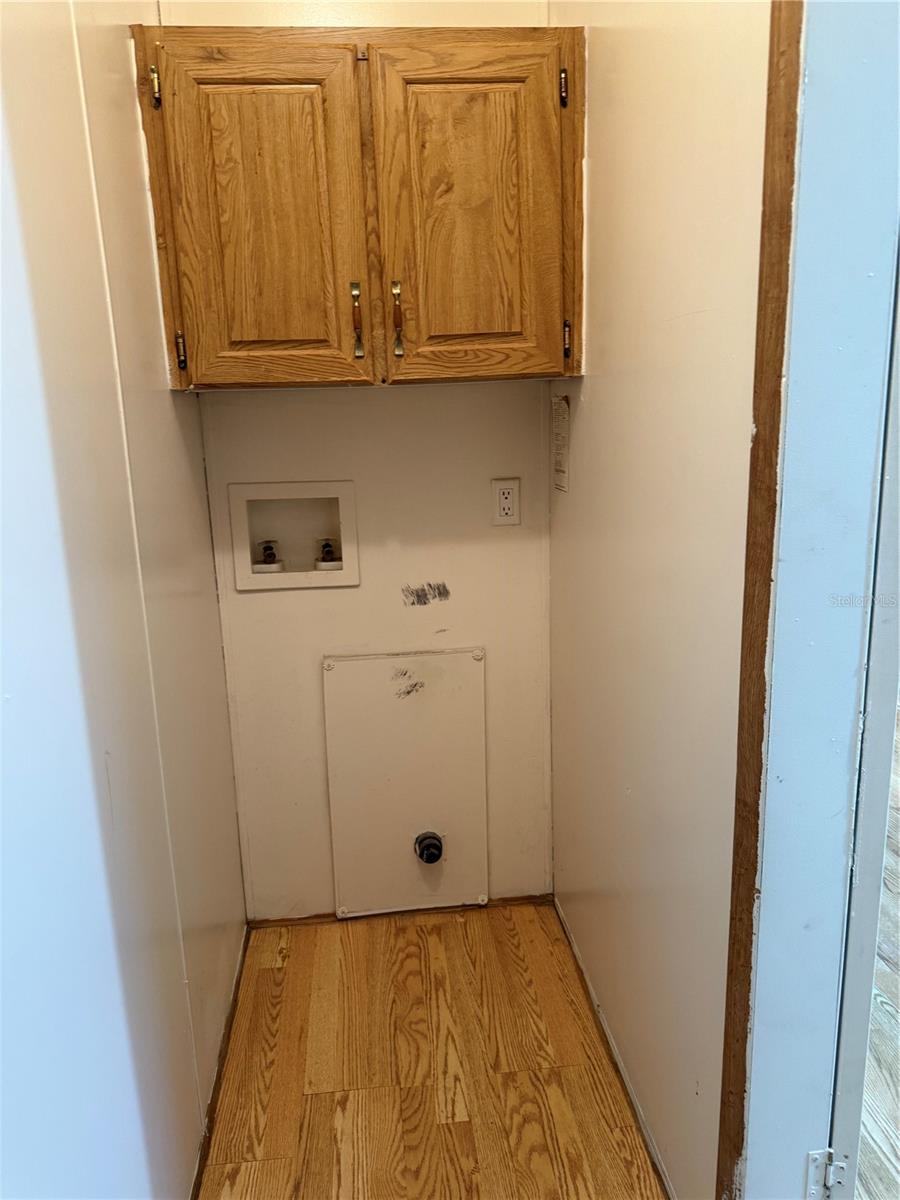 Image 11 of 18 For 9405 92 Street