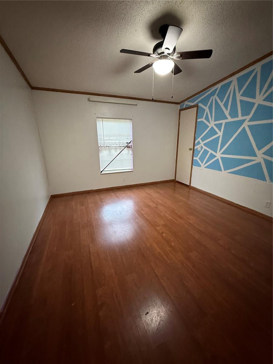 Image 12 of 18 For 9405 92 Street