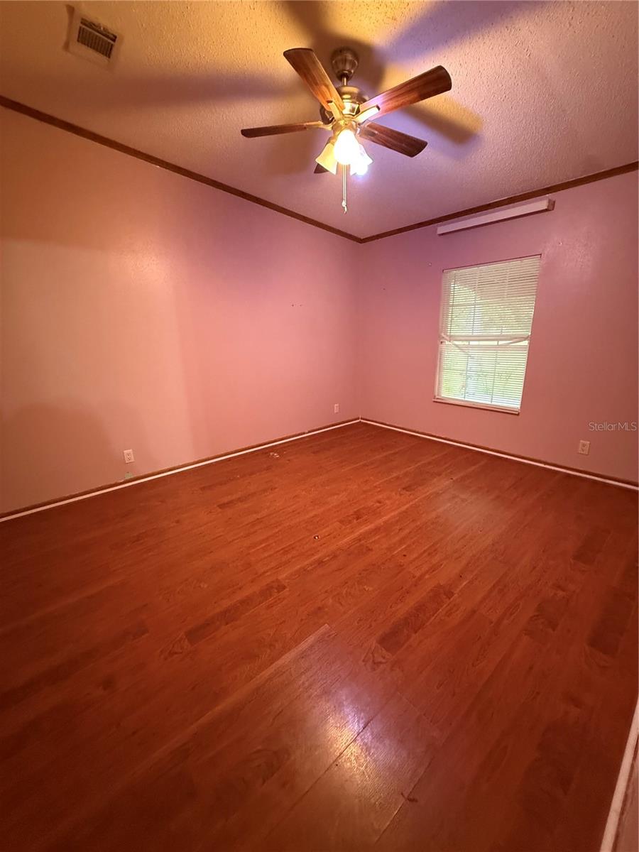 Image 13 of 18 For 9405 92 Street