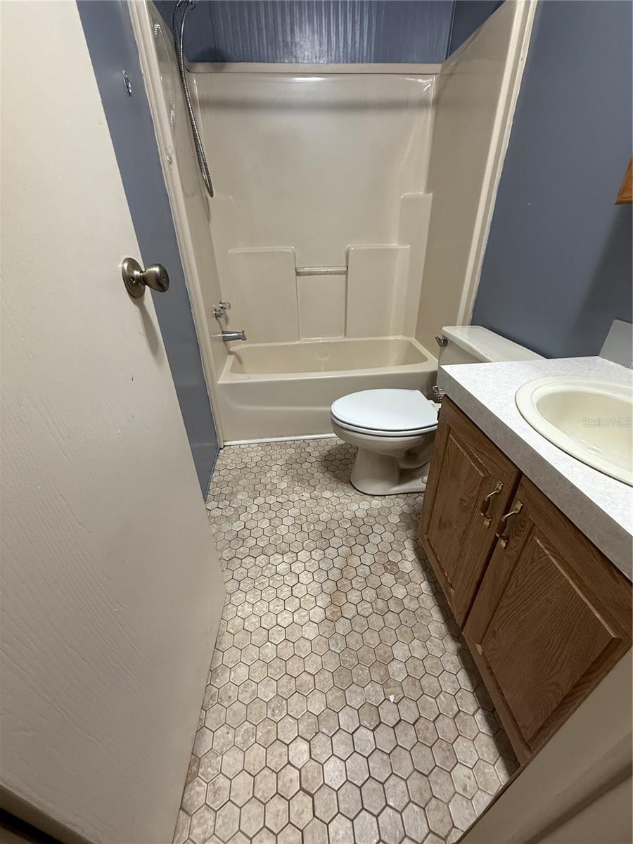 Image 14 of 18 For 9405 92 Street