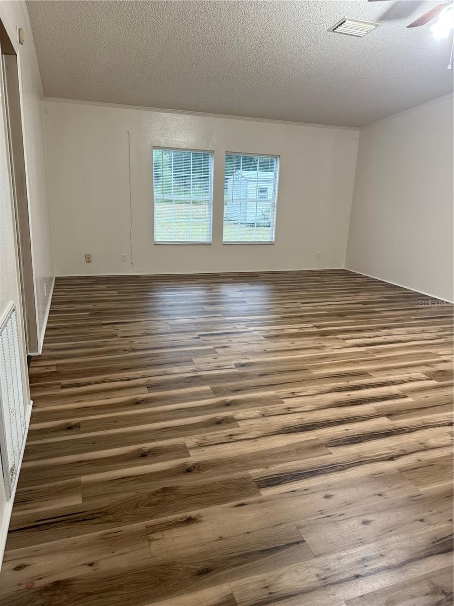 Image 2 of 18 For 9405 92 Street