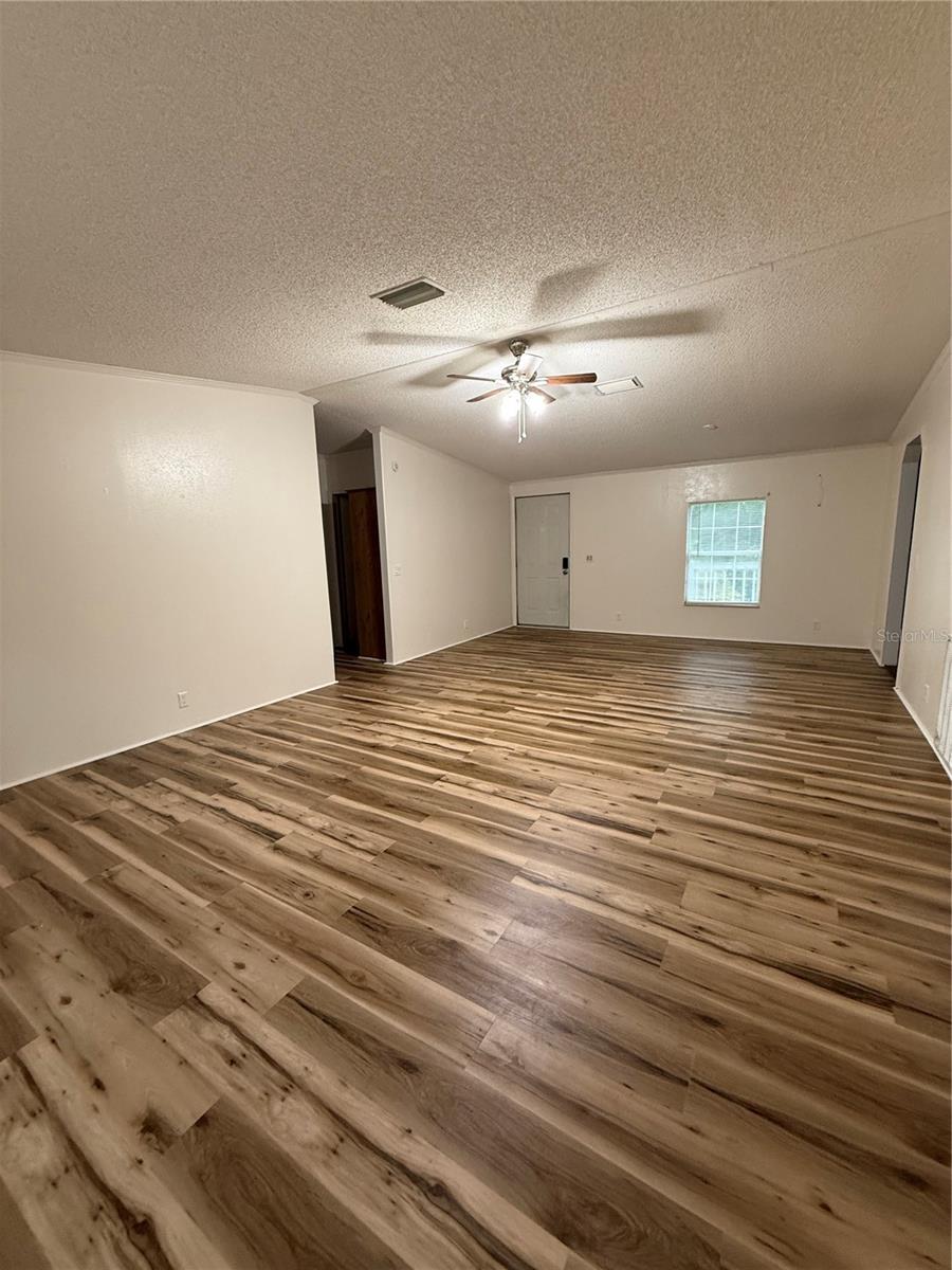 Image 3 of 18 For 9405 92 Street