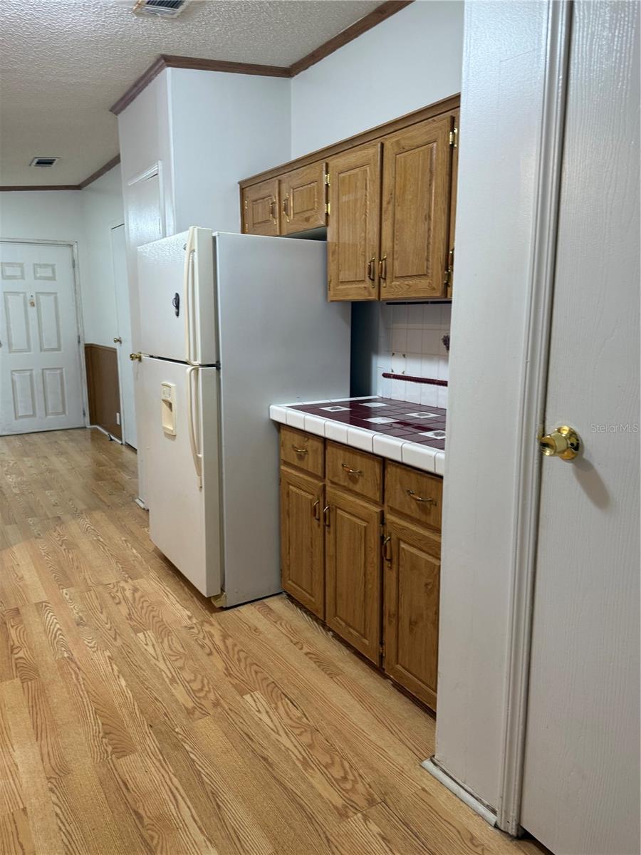 Image 5 of 18 For 9405 92 Street