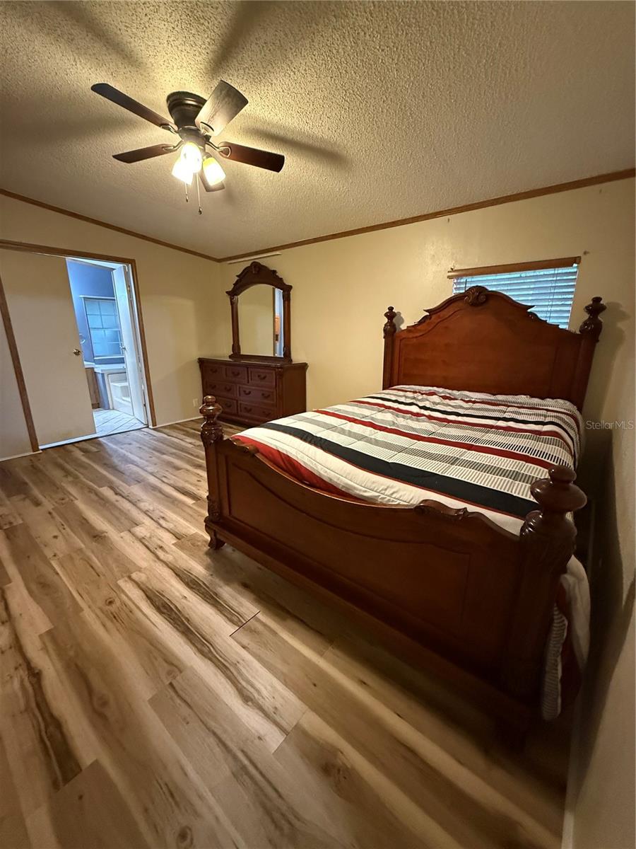 Image 6 of 18 For 9405 92 Street