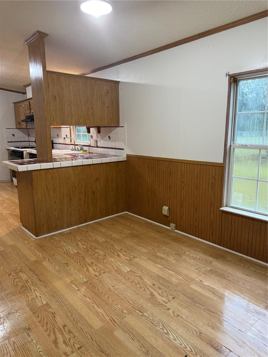 Image 8 of 18 For 9405 92 Street