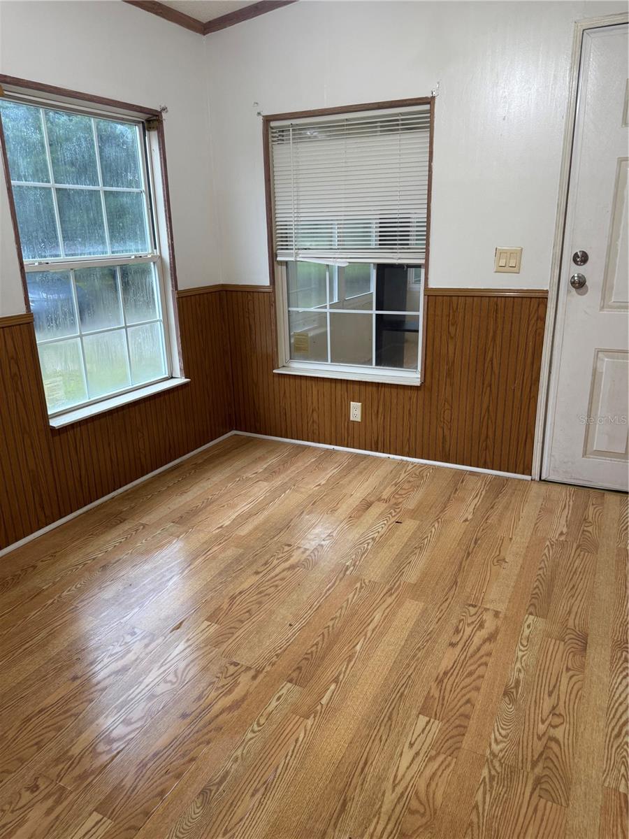 Image 9 of 18 For 9405 92 Street