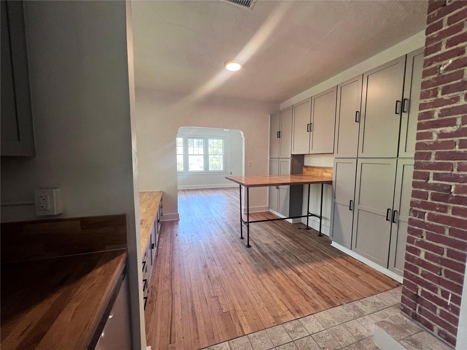 Image 4 of 7 For 302 2nd Avenue