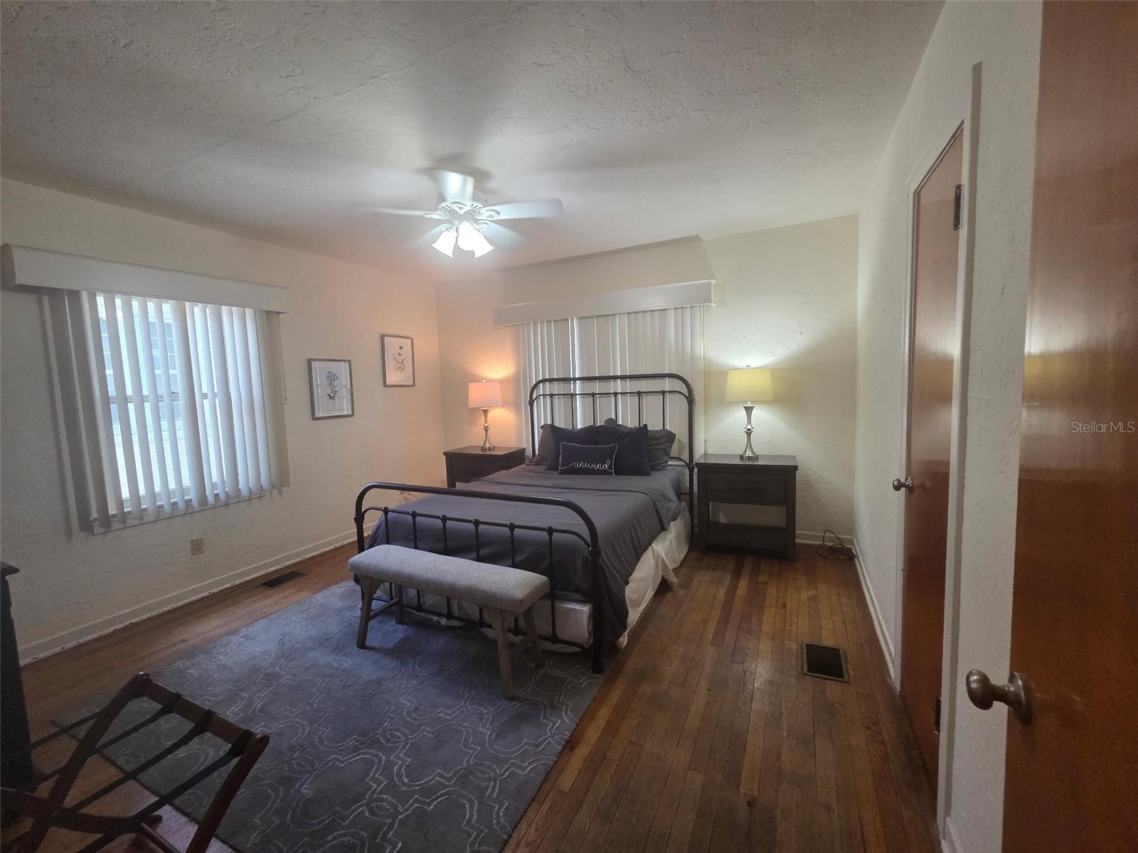 Image 10 of 11 For 2032 3rd Avenue