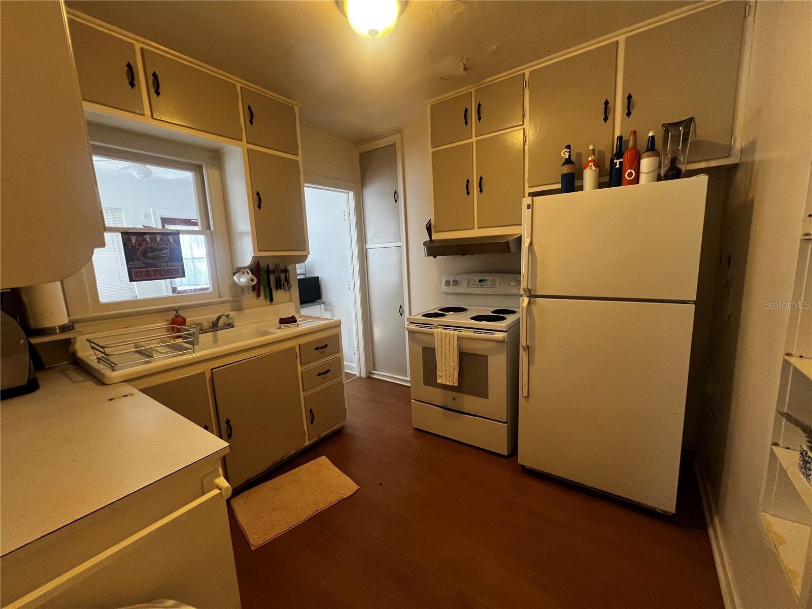 Image 5 of 11 For 2032 3rd Avenue