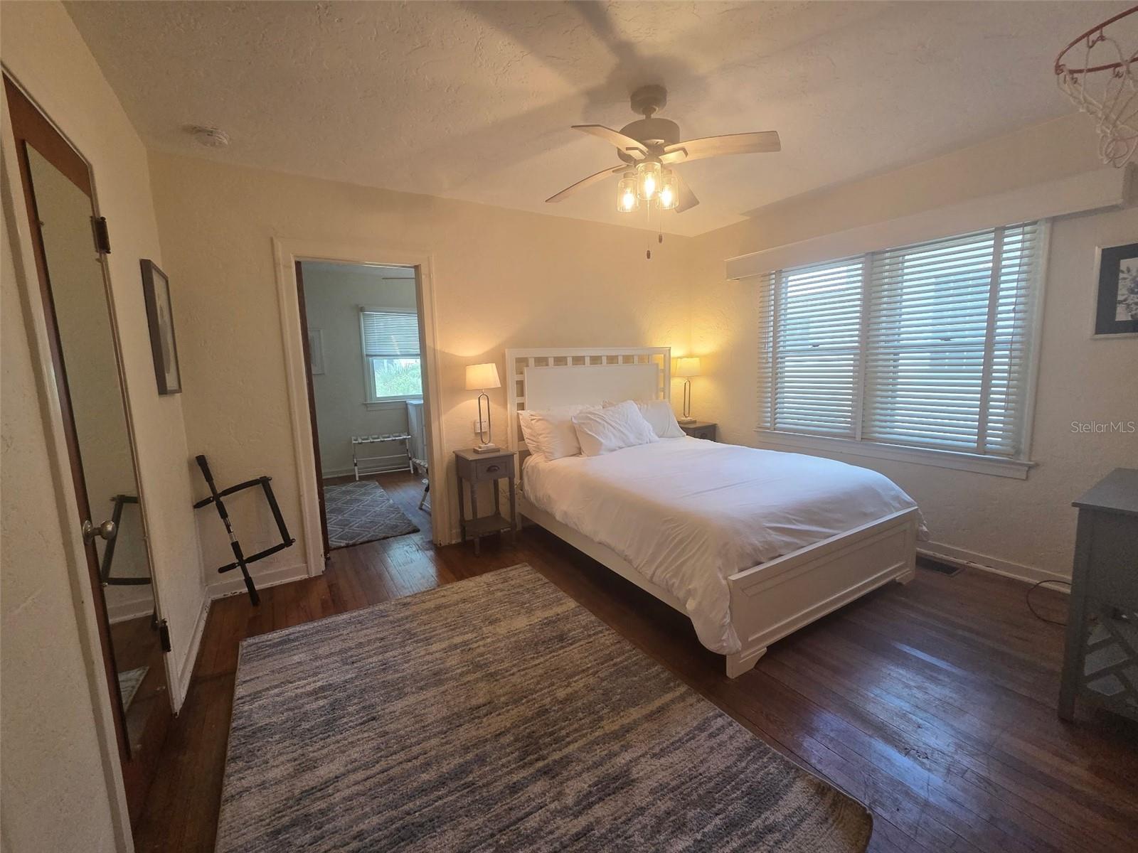 Image 8 of 11 For 2032 3rd Avenue