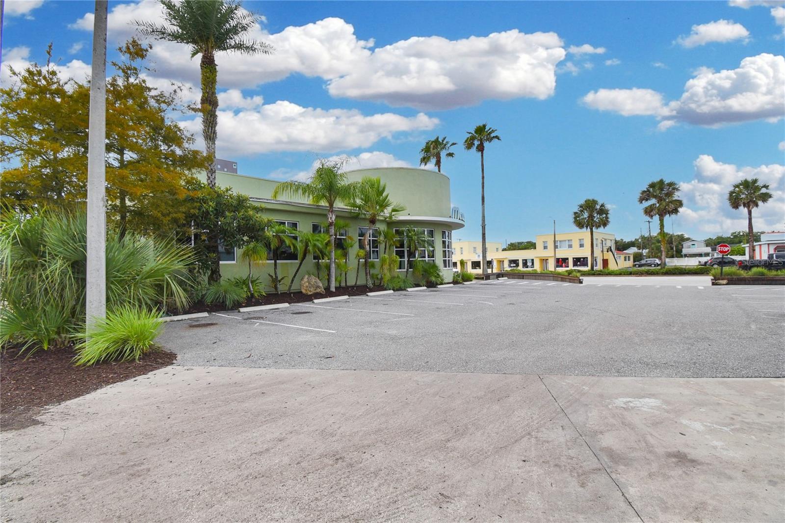 Image 4 of 51 For 410 Anastasia Boulevard