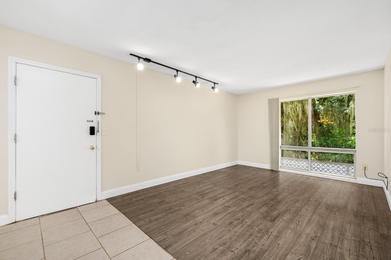 Image 5 of 24 For 1700 16th Court L26