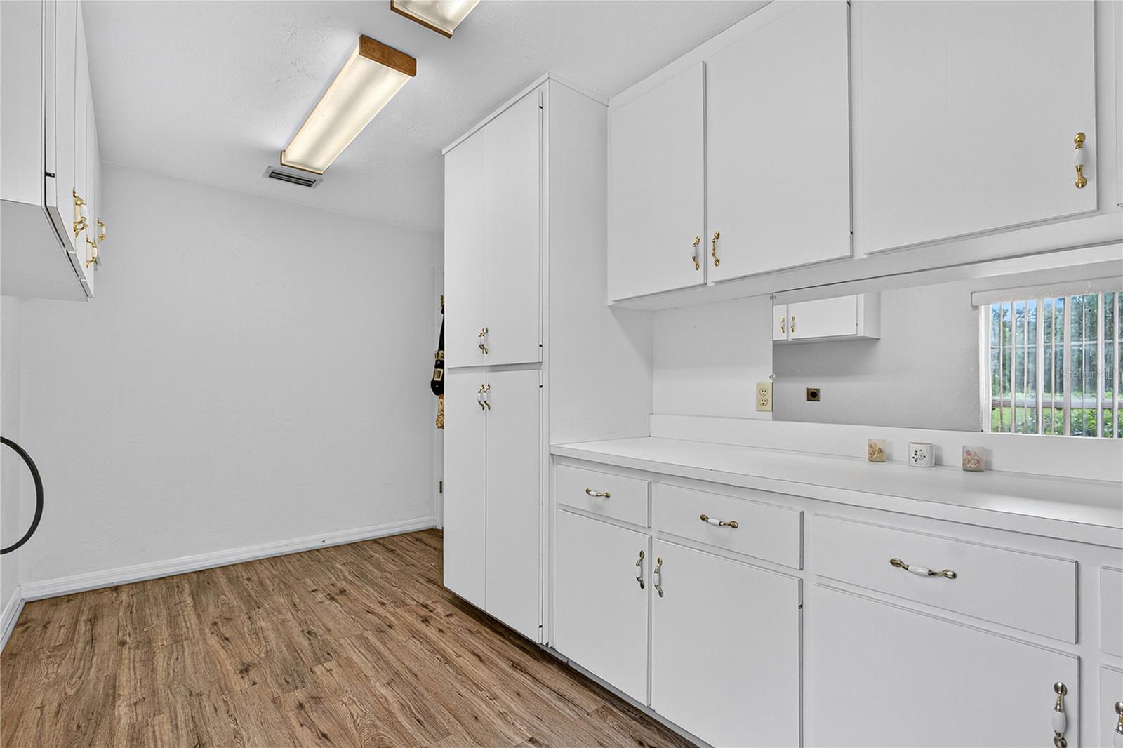 Image 21 of 43 For 6891 88th Lane