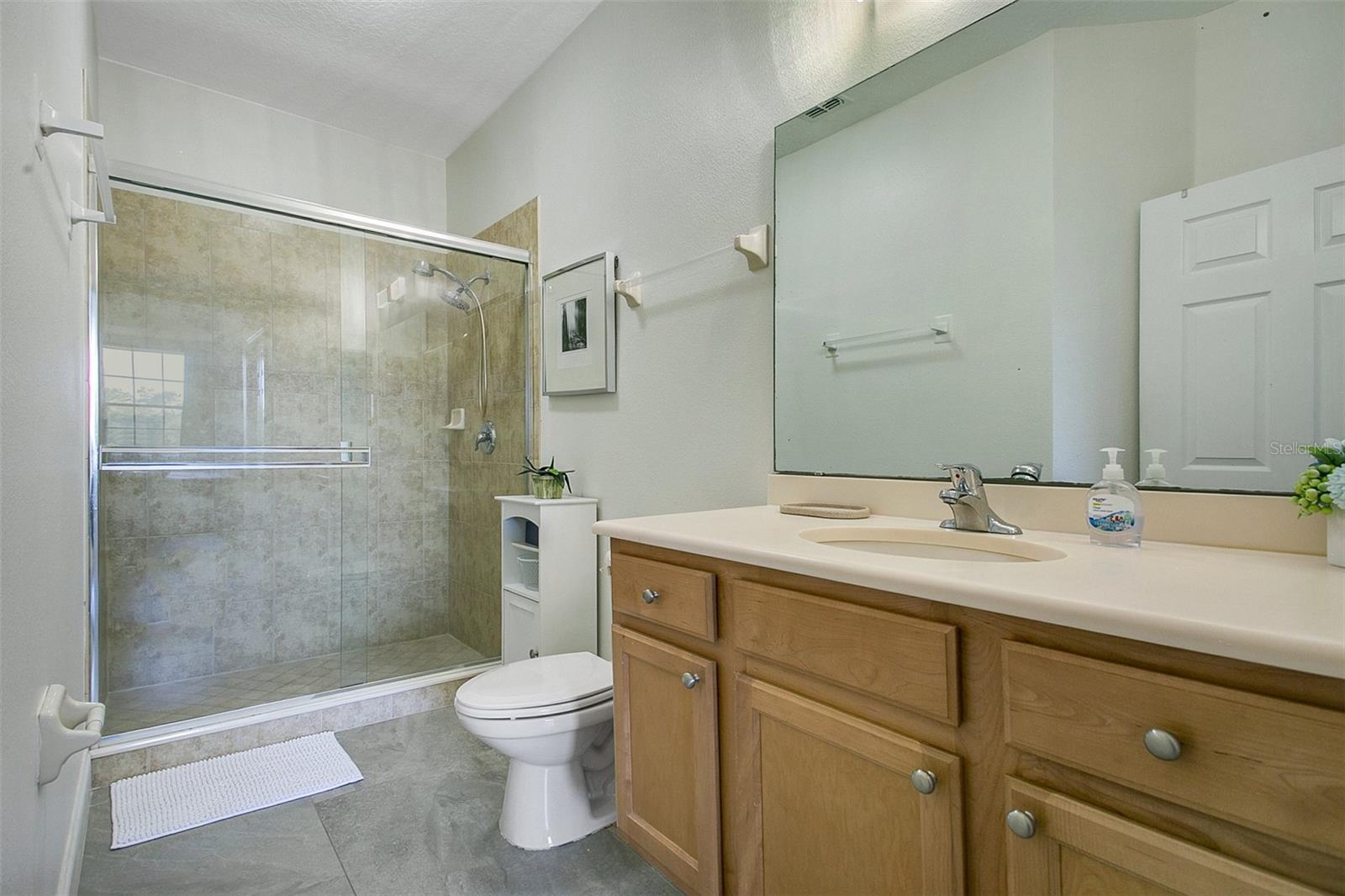 Image 15 of 27 For 2727 Oakwater Drive 124