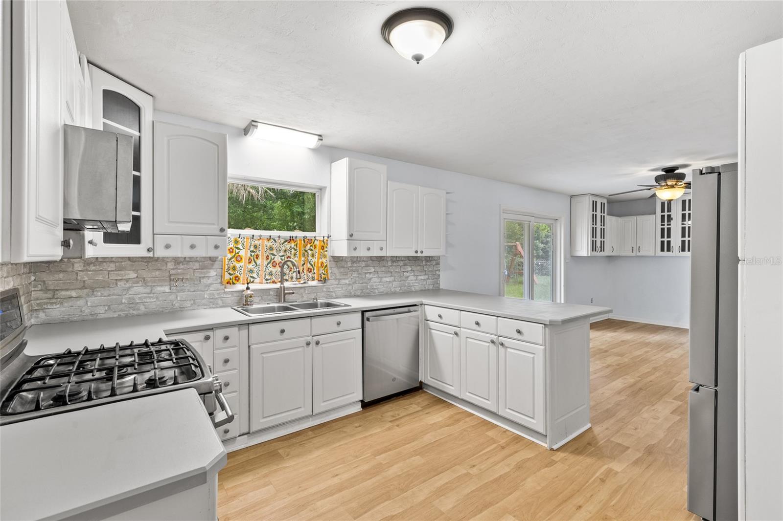 Image 10 of 36 For 501 52nd Terrace