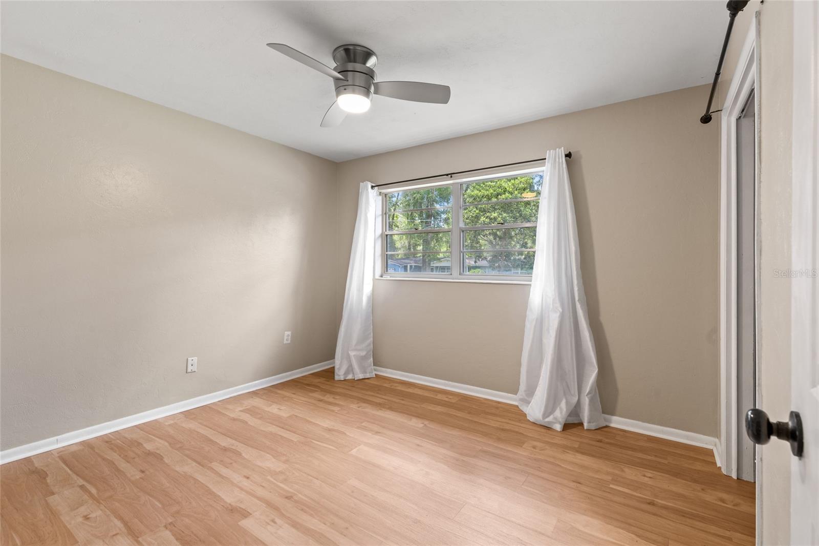 Image 14 of 36 For 501 52nd Terrace