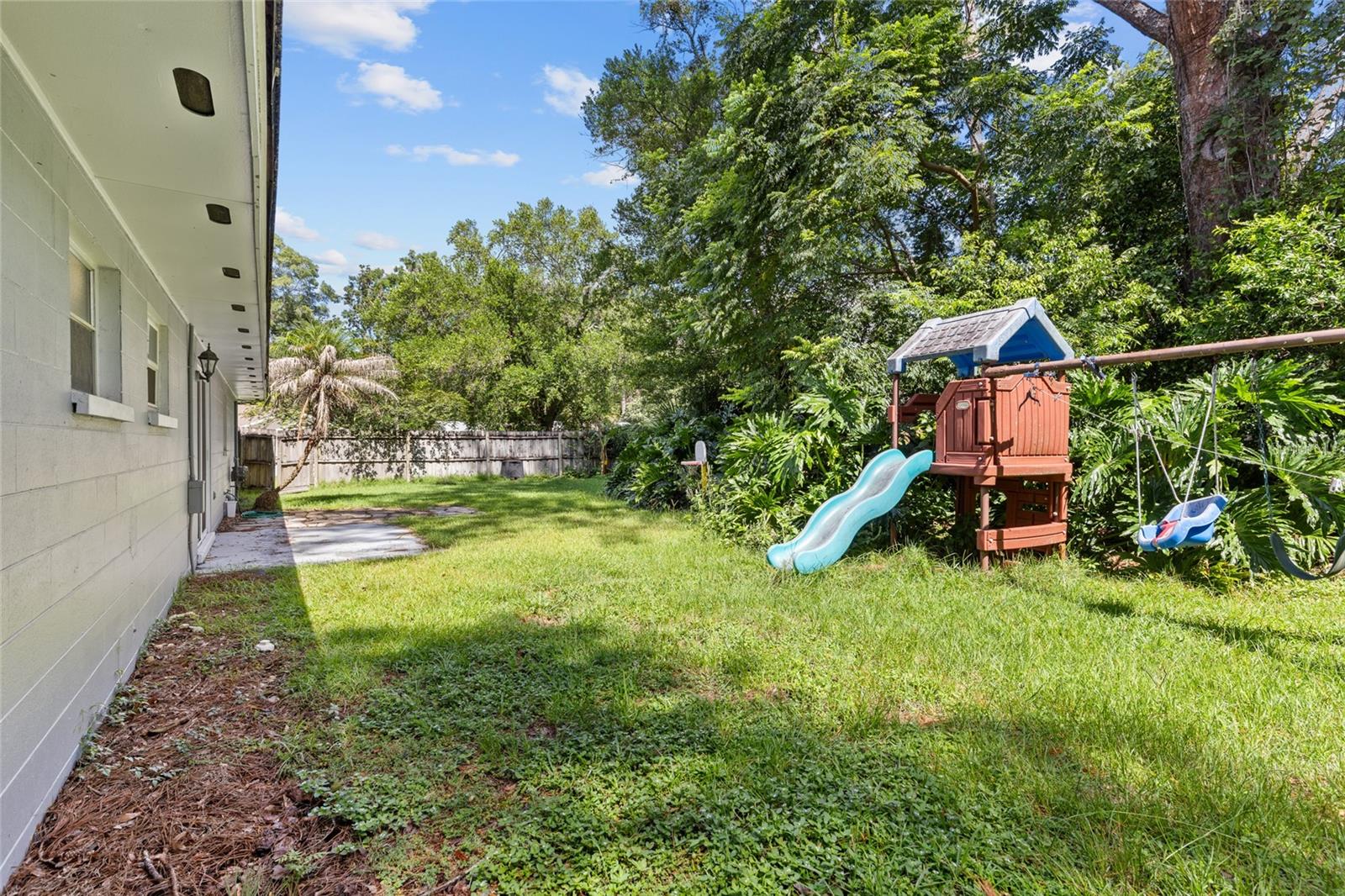 Image 23 of 36 For 501 52nd Terrace