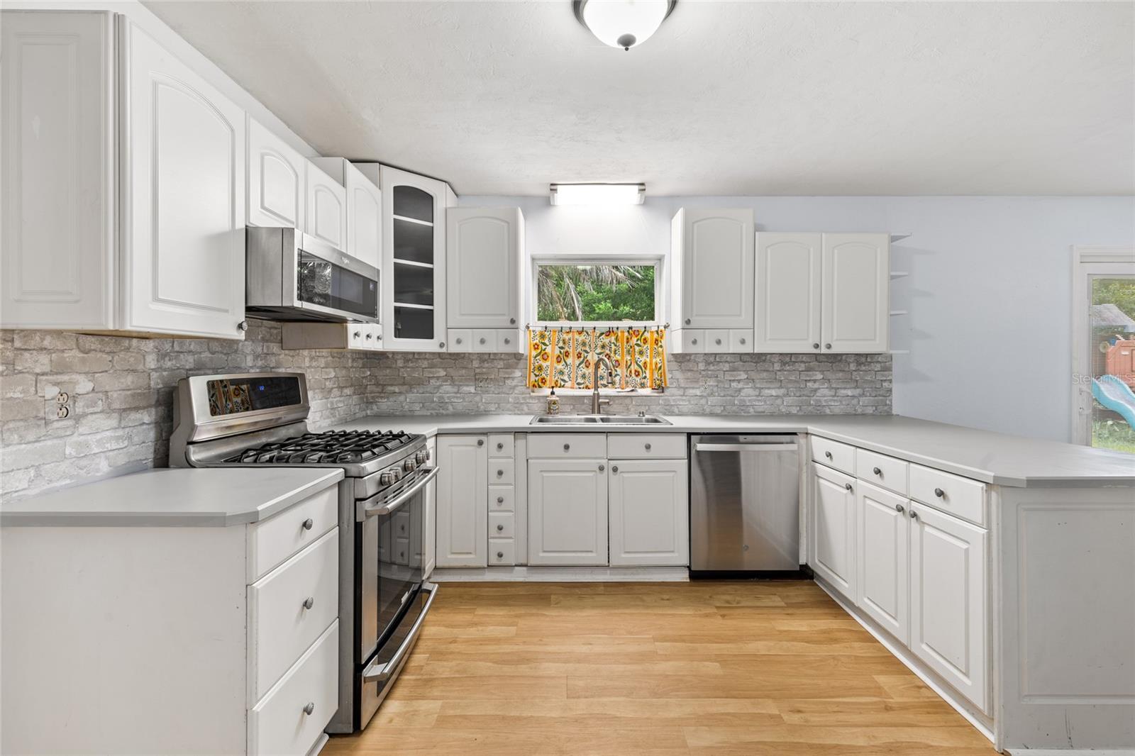 Image 8 of 36 For 501 52nd Terrace