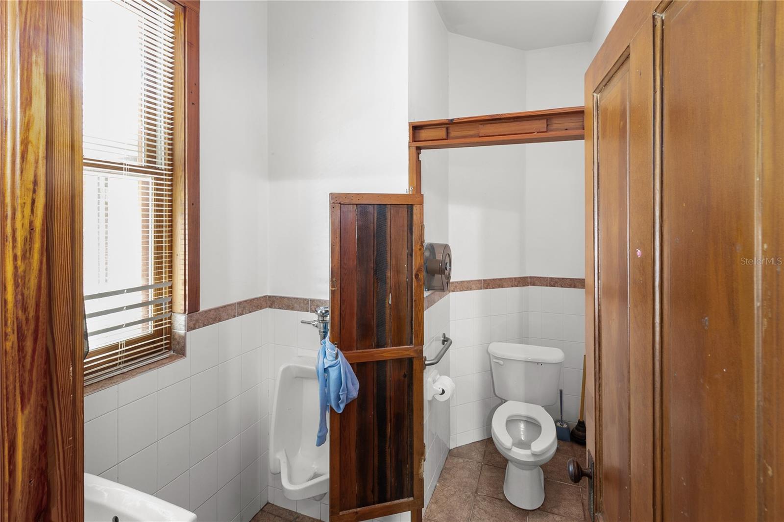 Image 18 of 25 For 619 1st Street