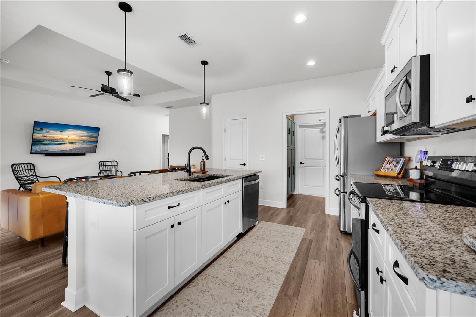 Image 14 of 31 For 15996 123rd Avenue