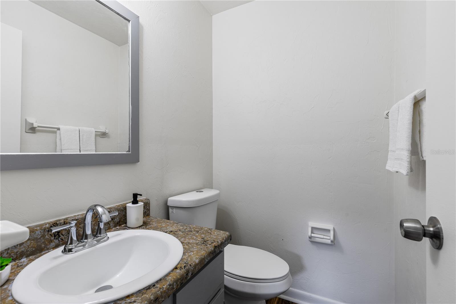 Image 14 of 18 For 3904 26th Drive B