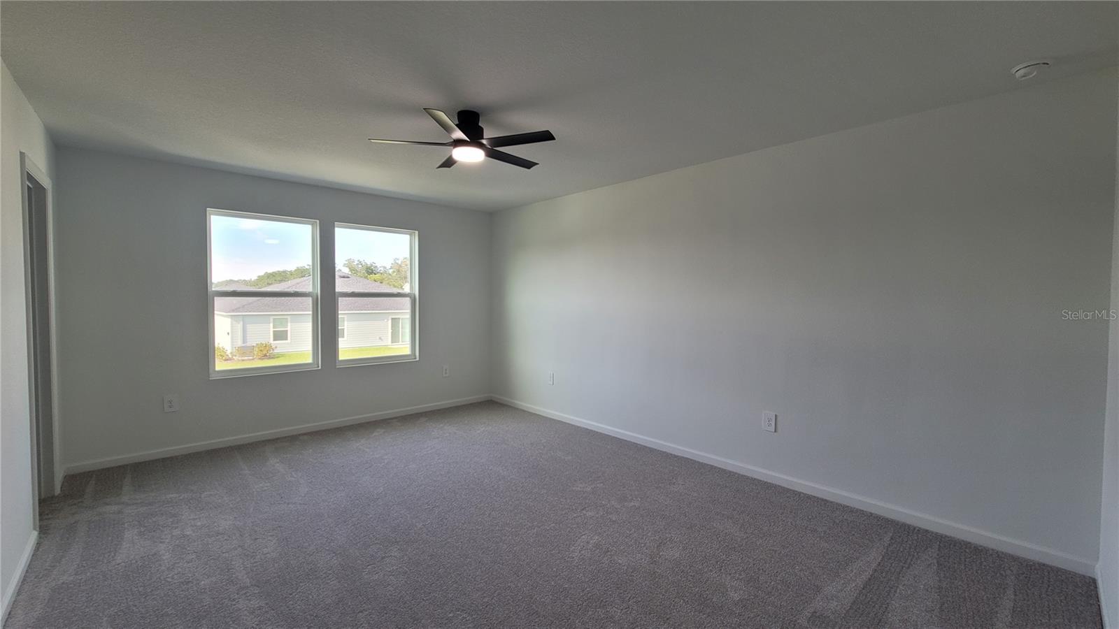 Image 16 of 25 For 14428 164th Road