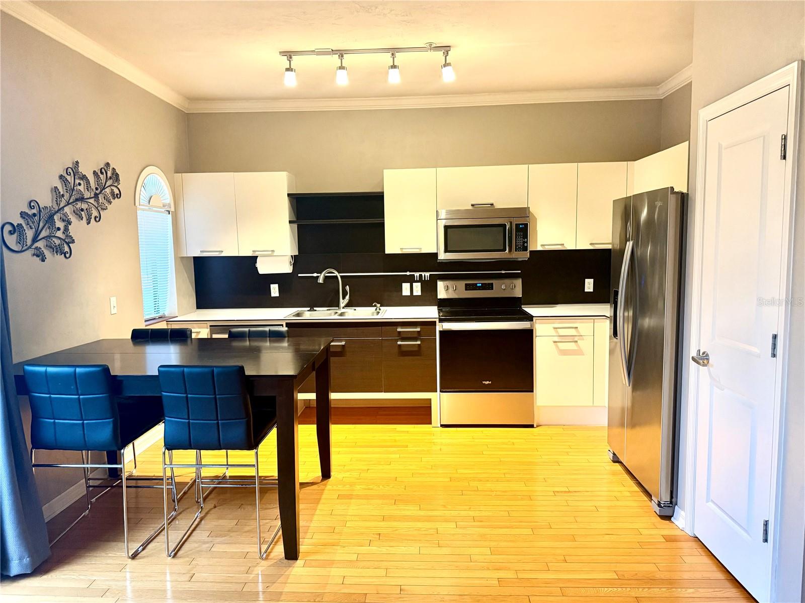 Image 4 of 13 For 20 6th Street 303