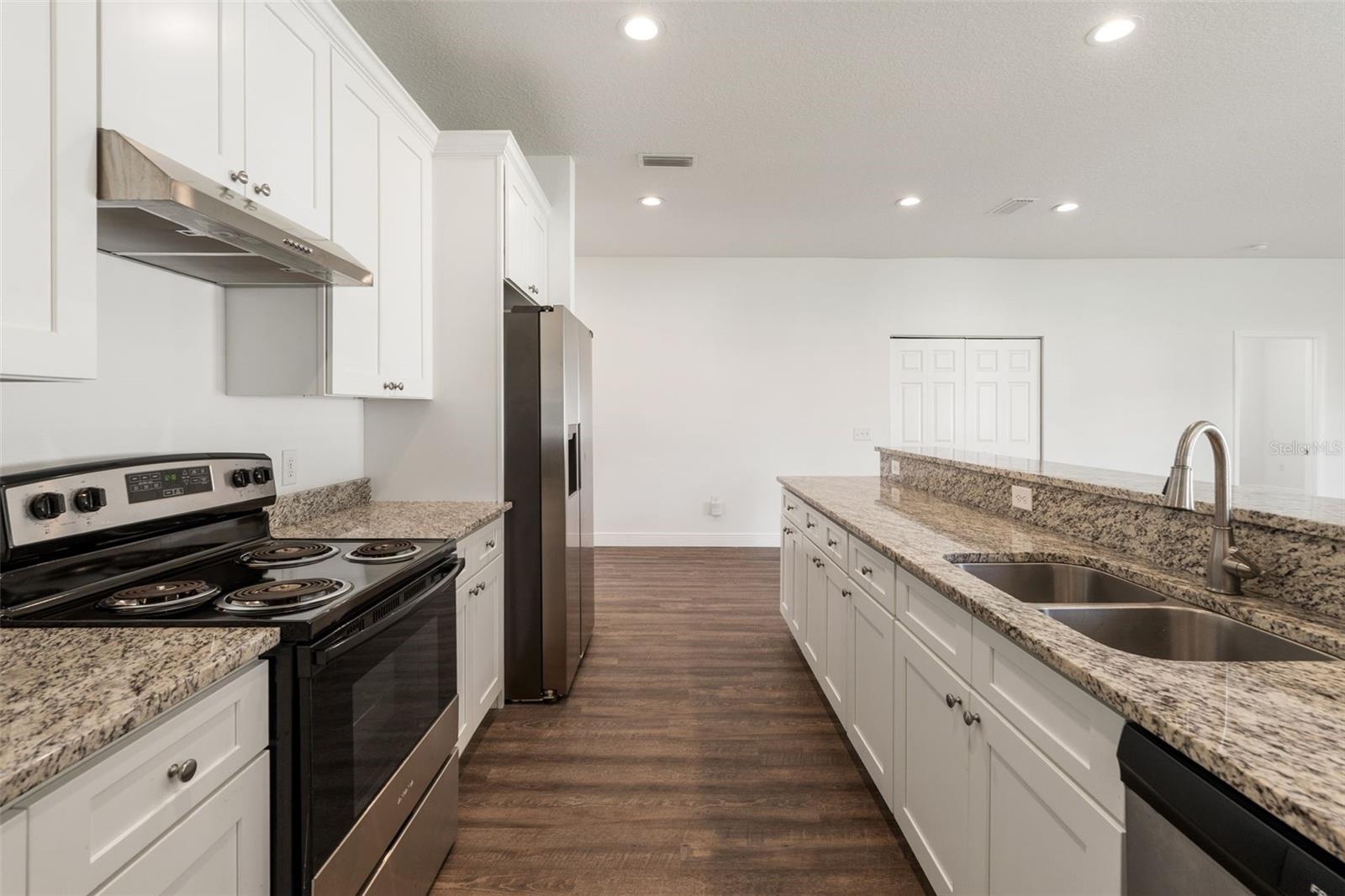 Image 2 of 28 For 3580 1st Way
