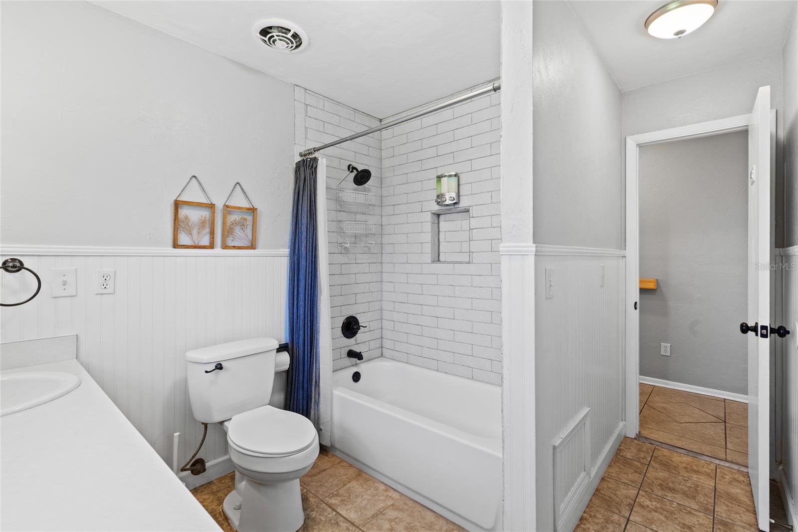 Image 21 of 46 For 5502 57th Avenue