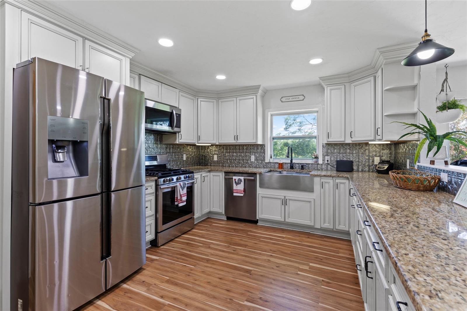 Image 9 of 46 For 5502 57th Avenue