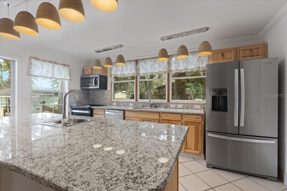 Image 14 of 61 For 79 851 Street