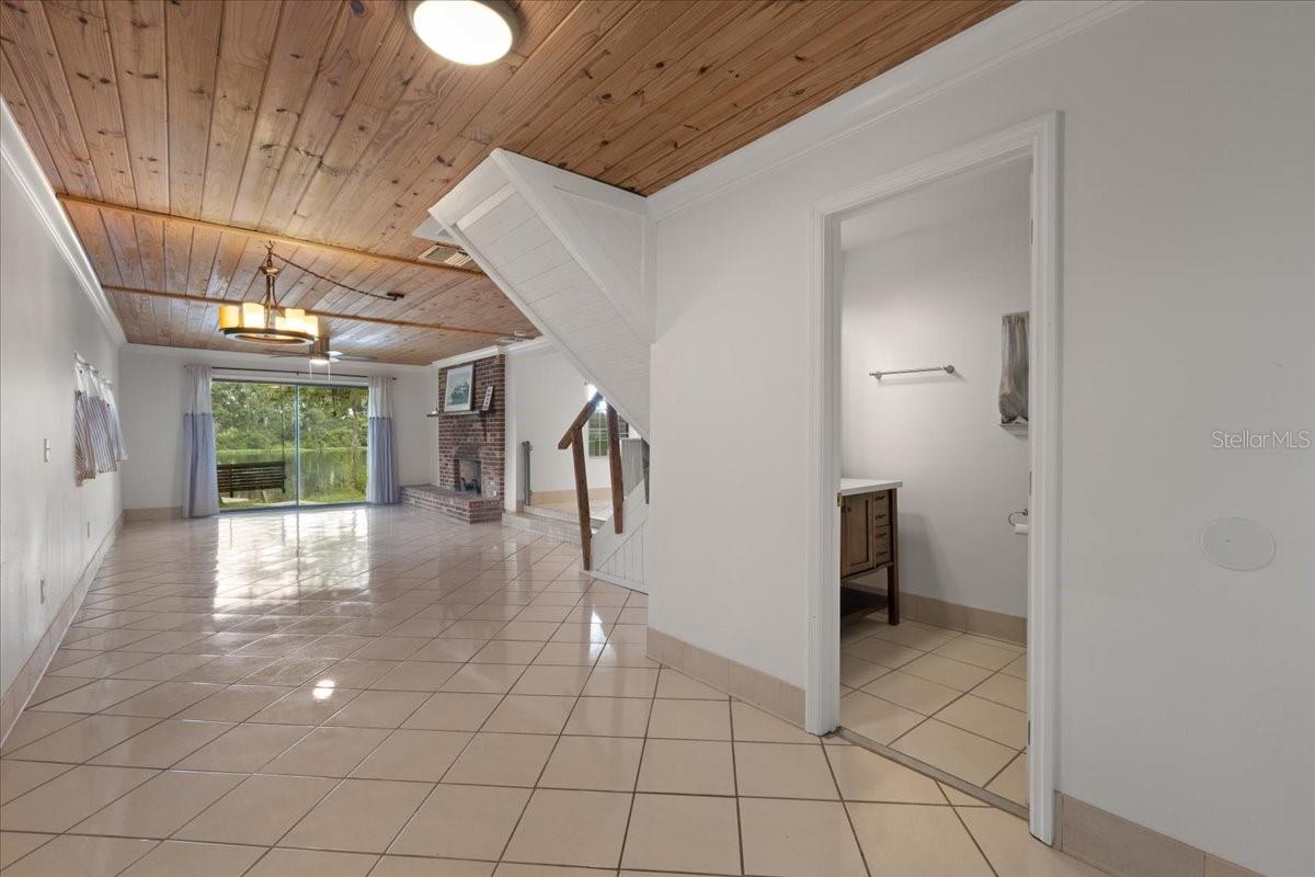 Image 20 of 61 For 79 851 Street