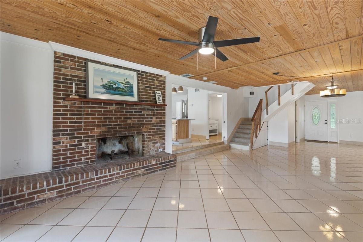 Image 22 of 61 For 79 851 Street