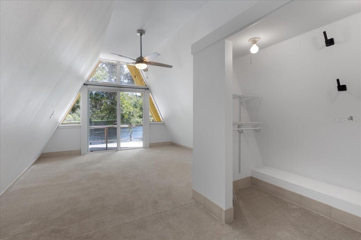 Image 33 of 61 For 79 851 Street