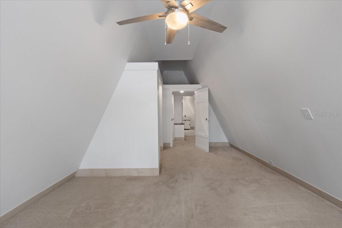 Image 35 of 61 For 79 851 Street