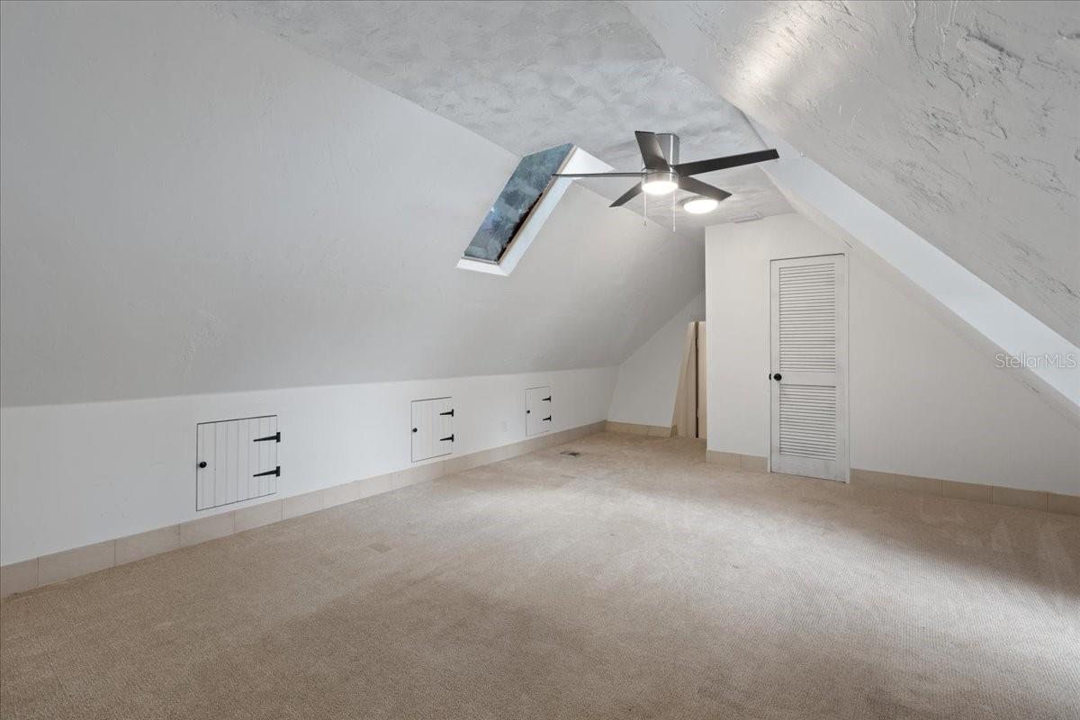 Image 39 of 61 For 79 851 Street